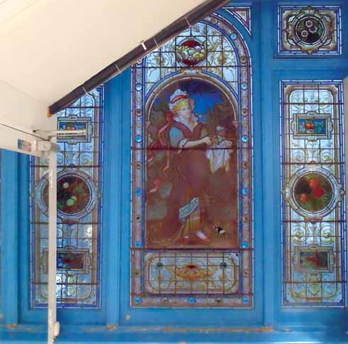 Some of the furnishing work was opulent. This elaborate stained-glass window survives to this day at Essential Jewellery at number 17