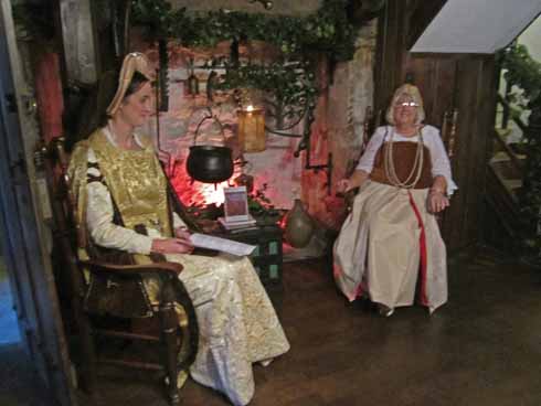 The house guides dress in period costume for special occasions, like the Tudor Children’s Weekend with which the 2016 season opens