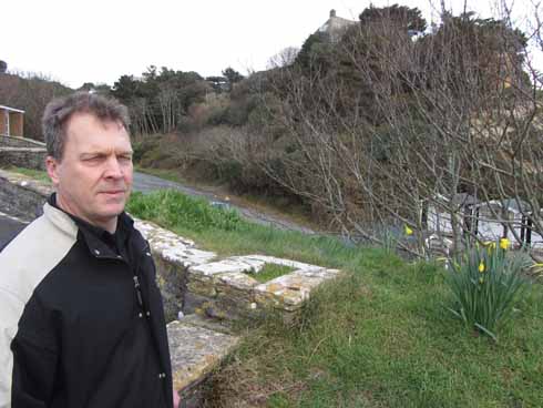 Adam Dickson at Branksome Dene Chine, where Neville Heath murdered Doreen Marshall. In 1946 the promenade, car park, beach huts and café had not yet been built.